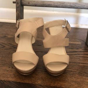LEVITY CREAM HEELS SIZE 8